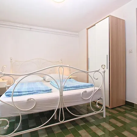 Zorka 1421 Pjescana Uvala