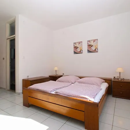 Zorka 1421 Apartment