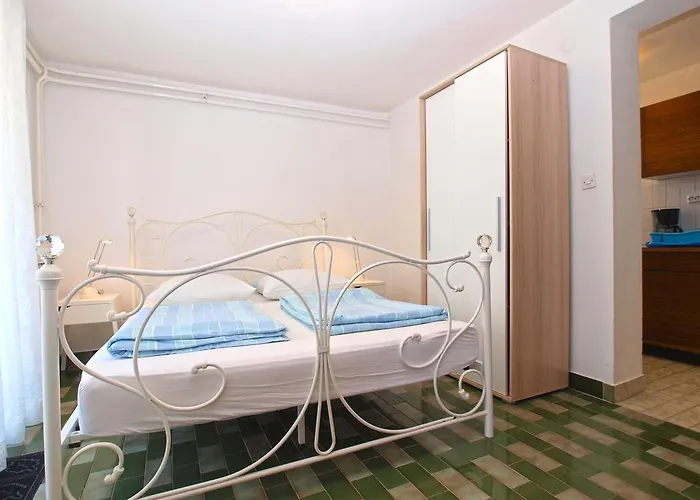 Zorka 1421 Pjescana Uvala